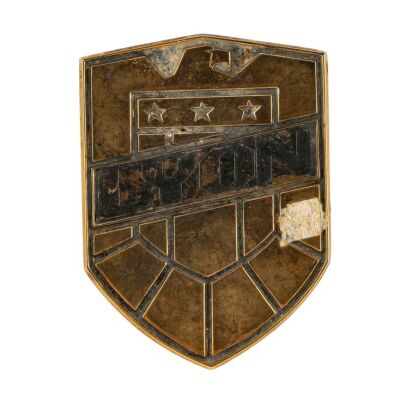 332. Judge Lyon's Badge ### JUDGE DREDD (1995)