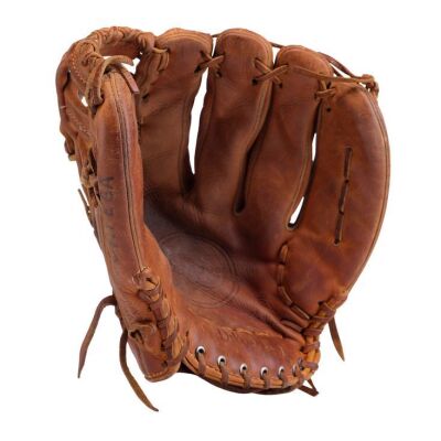 390. Lance Pere's (Kenneth Johnson) Baseball Glove ### MAJOR LEAGUE: BACK TO THE MINORS (1998)