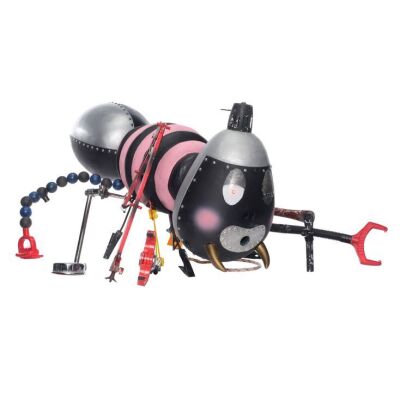 421. Screen-Matched Light-Up Mechanical Spider ### MUNSTERS' SCARY LITTLE CHRISTMAS, THE (1996)