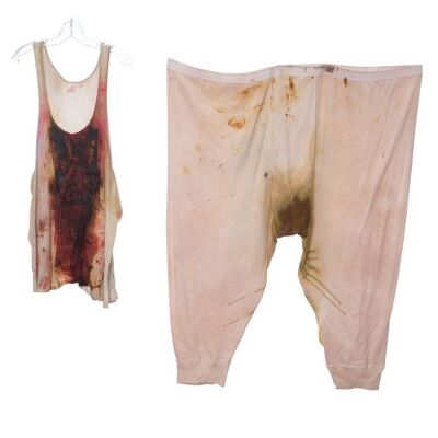 517. Gluttony Victim's (Bob Mack) Bloodied Ensemble ### SE7EN (1995)