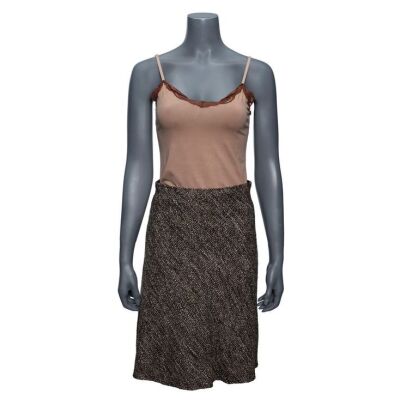 546. Aunt May's (Sally Field) Undershirt and Skirt ### AMAZING SPIDER-MAN, THE (2012)