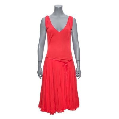 640. Charlotte's (Kelly LeBrock) Billboard Dress ### WOMAN IN RED, THE (1984)