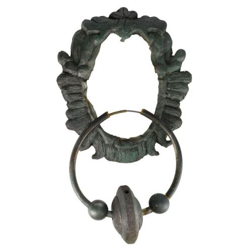 422. Clive the Door Knocker's (Noel Ferrier) Mane and Knocker ### MUNSTERS' SCARY LITTLE CHRISTMAS, THE (1996)