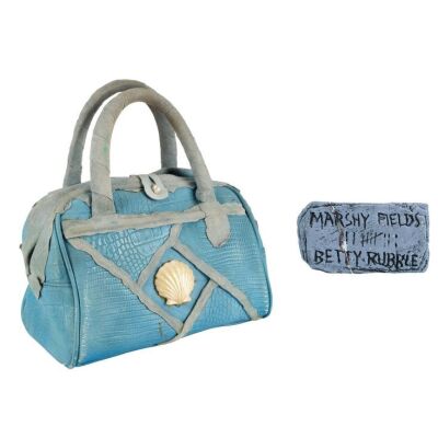 221. Betty Rubble's (Rosie O'Donnell) Production-Made Dinosaur Leather Purse and Credit Card ### FLINTSTONES, THE (1994)