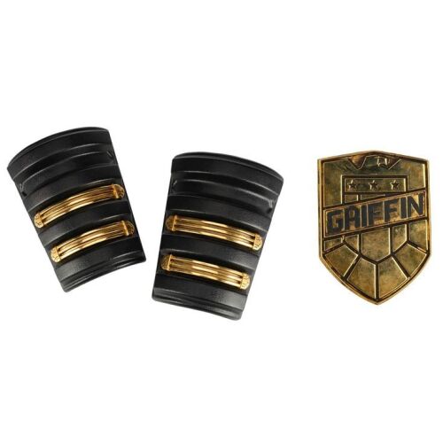 328. Judge Griffin's (Jurgen Prochnow) Badge with Pair of Council Judge Epaulettes ### JUDGE DREDD (1995)