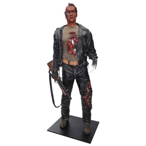 597A. Light-Up Full-Size Battle-Damaged Stan Winston Studio-Made The Terminator (Arnold Schwarzenegger) Statue ### TERMINATOR 2: JUDGMENT DAY (1991)