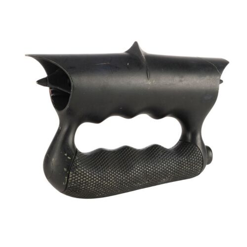 28. Planet Hollywood Collection: Batman's (Michael Keaton) Zip-Line Grapple Gun ### BATMAN RETURNS (1992)