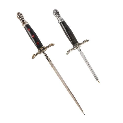123. Oberyn Martell's (Pedro Pascal) Hero and SFX Retracting-Blade Dagger ### GAME OF THRONES (T.V. SERIES, 2011 - 2019)