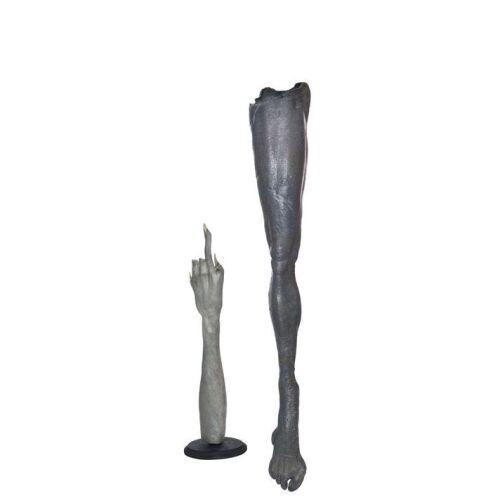 1123. Reference Test Alien Arm with Alien Stand-in Leg on Display ### SIGNS (2002)