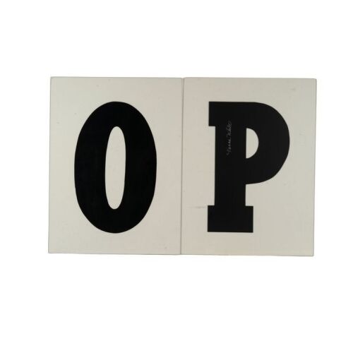 2278. Planet Hollywood Collection: Vanna White-Autographed Letter "P" Sign with "O" Sign and Game Wheel Miniature Board ### WHEEL OF FORTUNE (T.V. SERIES, 1975 - PRESENT)
