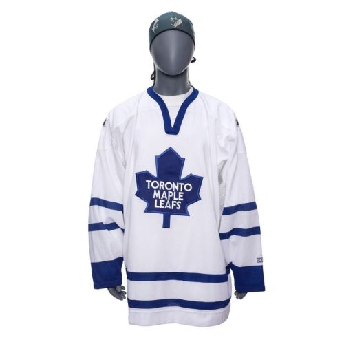 471. Dr. Evil's (Mike Myers) "Hard Knock Life" Toronto Maple Leafs Costume Components ### AUSTIN POWERS IN GOLDMEMBER (2002)
