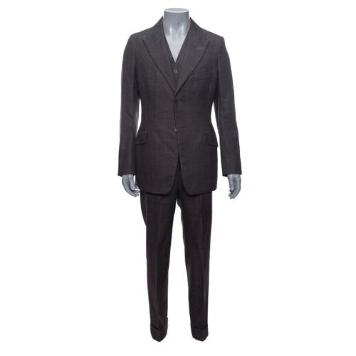 576. Planet Hollywood Collection: Charlie Chaplin's (Robert Downey Jr.) Suit ### CHAPLIN (1992)