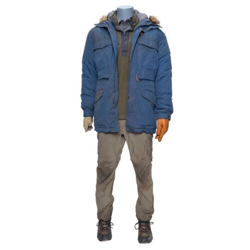 744. Finch Weinberg's (Tom Hanks) Flashback Story Costume ### FINCH (2021)