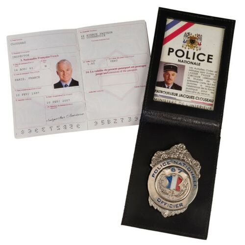 1038. Inspector Jacques Clouseau's (Steve Martin) Police Badge with Passport ### THE PINK PANTHER (2006)