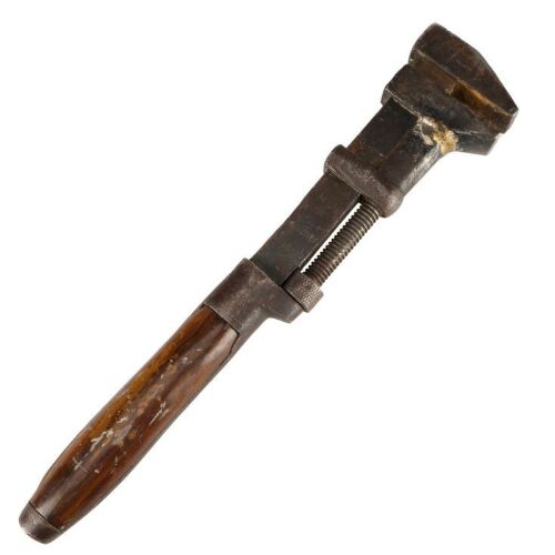 1058. Alfred Borden's (Christian Bale) Metal Wrench ### THE PRESTIGE (2006)