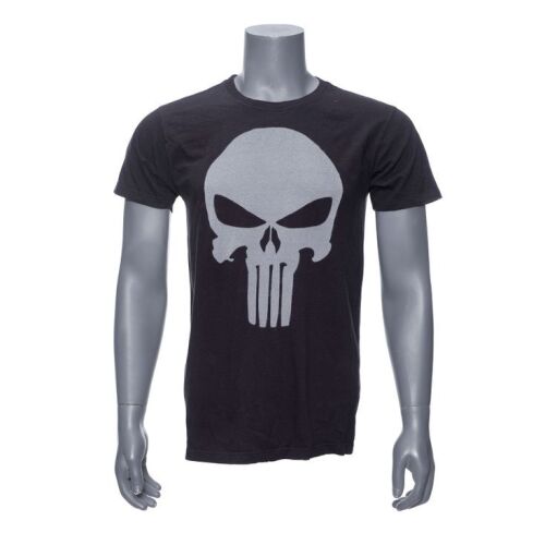 1072. Frank Castle's (Thomas Jane) Pre-Punisher Skull T-Shirt ### THE PUNISHER (2004)