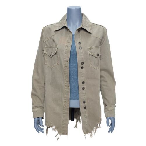 1111. Samantha Carpenter's (Melissa Barrera) Distressed Jacket and Shirt ### SCREAM (2022)