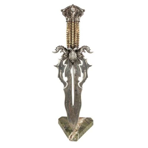 1170. Rejac's (Justin Howell) Metal Torchbearer D'k Tahg Dagger ### STAR TREK: DISCOVERY (T.V. SERIES, 2017-2024)
