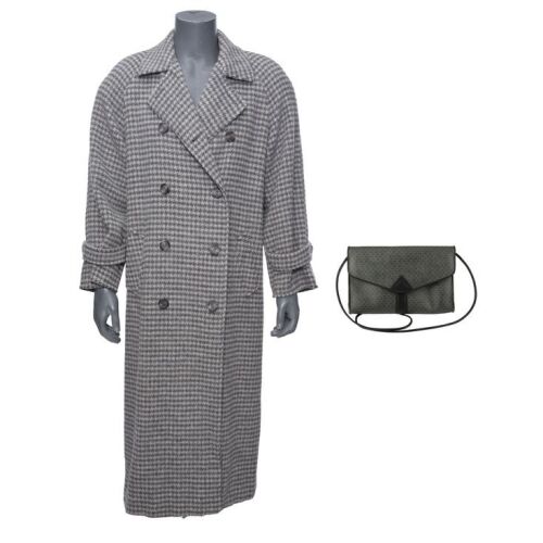 1325. Planet Hollywood Collection: Katharine Parker's (Sigourney Weaver) Coat and Tess McGill's (Melanie Griffith) Purse ### WORKING GIRL (1988)