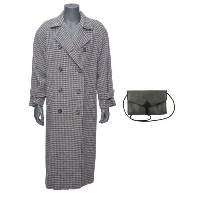 1325. Planet Hollywood Collection: Katharine Parker's (Sigourney Weaver) Coat and Tess McGill's (Melanie Griffith) Purse ### WORKING GIRL (1988)