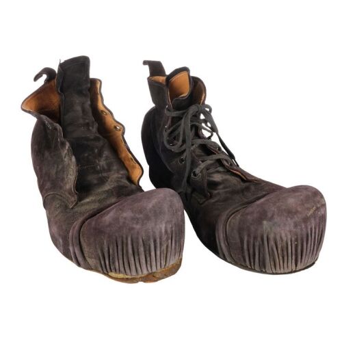 1371. Cole Oyl's (MacIntyre Dixon) Boots ### POPEYE (1980)