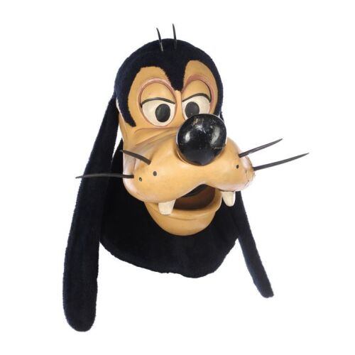 617. Goofy Walkaround Character Costume Head ### DISNEYLAND / WALT DISNEY WORLD THEME PARKS