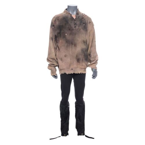 582. Planet Hollywood Collection: Gabe Walker's (Sylvester Stallone) Distressed Costume ### CLIFFHANGER (1993)