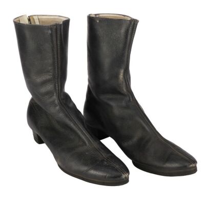 1161. Pair of Season 1 Women's Starfleet Uniform Boots ### STAR TREK: THE ORIGINAL SERIES (T.V. SERIES, 1966 - 1969)