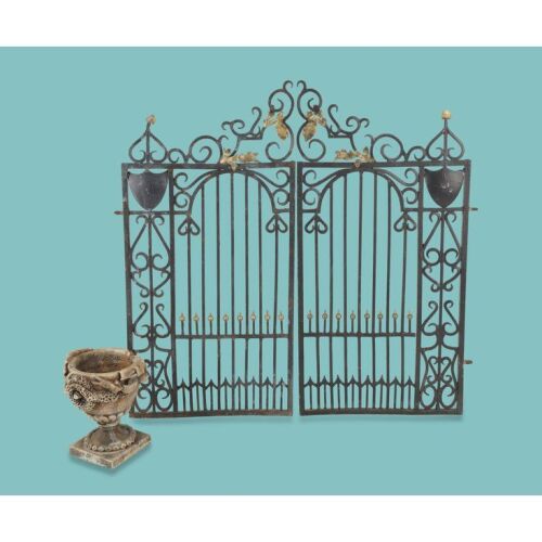 Lot # 55. Tottington Hall Gates and Stone Planter ### WALLACE & GROMIT: THE CURSE OF THE WERE-RABBIT (2005)