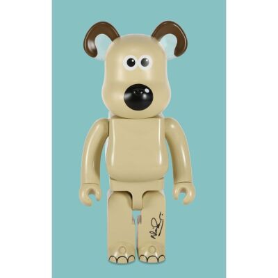 Lot # 180. Bearbrick Gromit 1000% Figure Signed by Nick Park ### WALLACE & GROMIT