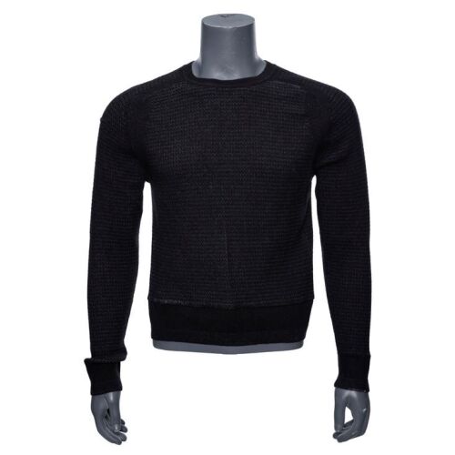 54. K's (Ryan Gosling) Black Sweater ### BLADE RUNNER 2049 (2017)