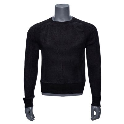 54. K's (Ryan Gosling) Black Sweater ### BLADE RUNNER 2049 (2017)