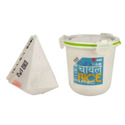 82. Pair of Bibi's Bar Food Containers ### BLADE RUNNER 2049 (2017)