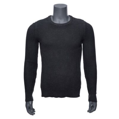 120. K's (Ryan Gosling) Charcoal Sweater ### BLADE RUNNER 2049 (2017)