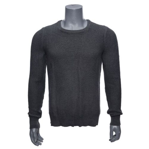 135. K's (Ryan Gosling) Charcoal Sweater ### BLADE RUNNER 2049 (2017)