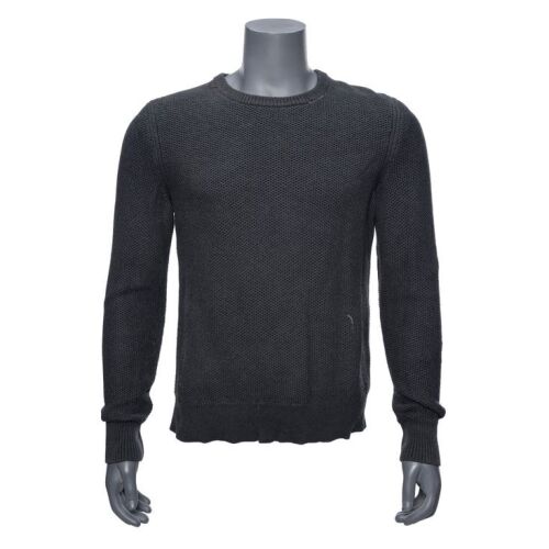 190. K's (Ryan Gosling) Charcoal Sweater ### BLADE RUNNER 2049 (2017)