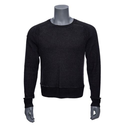 206. K's (Ryan Gosling) Black Sweater ### BLADE RUNNER 2049 (2017)