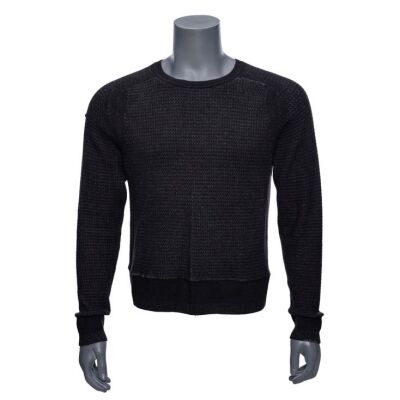 206. K's (Ryan Gosling) Black Sweater ### BLADE RUNNER 2049 (2017)