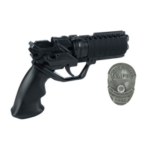 225. Stunt LAPD Blaster and Badge ### BLADE RUNNER 2049 (2017)
