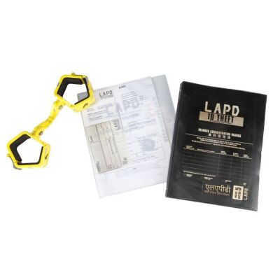 248. LAPD Handcuffs and File Folders ### BLADE RUNNER 2049 (2017)
