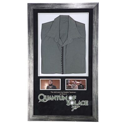 Lot # 354. Elvis&rsquo; (Anatole Taubman) Shirt Display ### JAMES BOND: QUANTUM OF SOLACE (2008)
