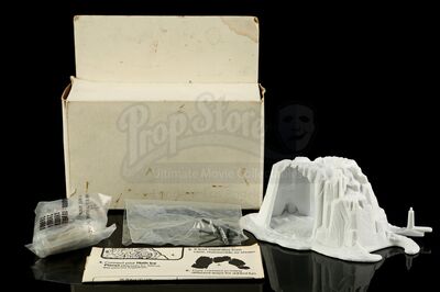 Lot # 137 - Micro Collection Hoth Wampa Cave Prototype (Engineering Pilot)